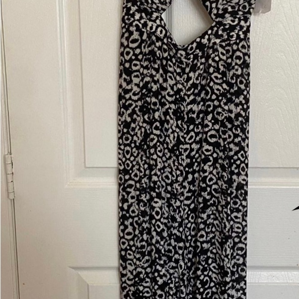 One piece - Picture 2 of 2